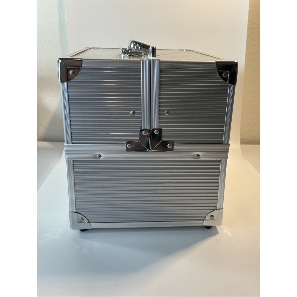 Creative Options Aluminum Makeup Train Case 4 Tray Organizer - Picture 4 of 9